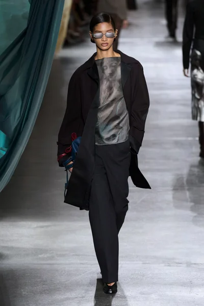Look 46